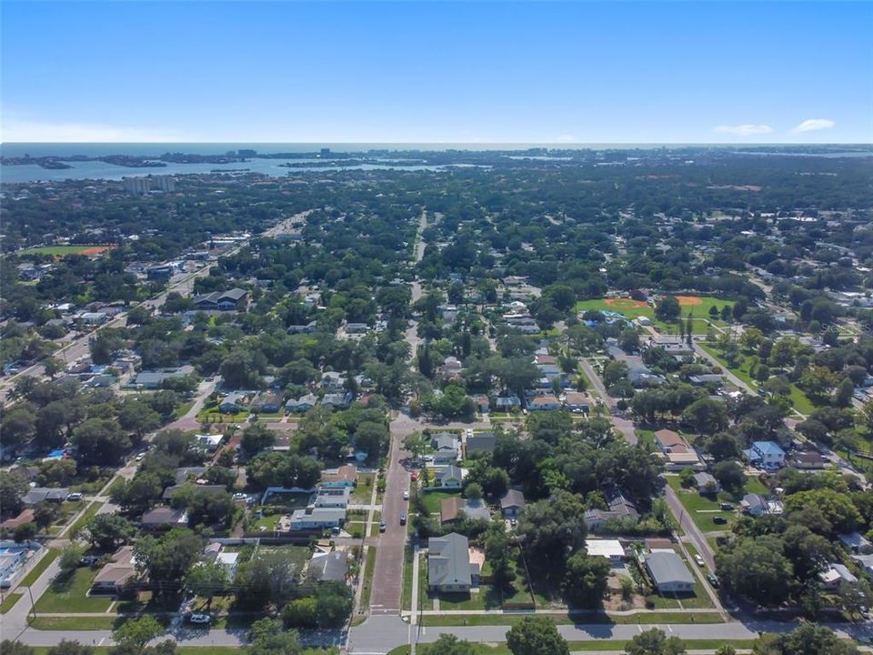 В аренду: $3,200 (3 спален, 2 ванн, 2503 Квадратных фут)