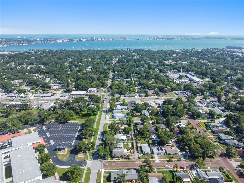 В аренду: $3,200 (3 спален, 2 ванн, 2503 Квадратных фут)