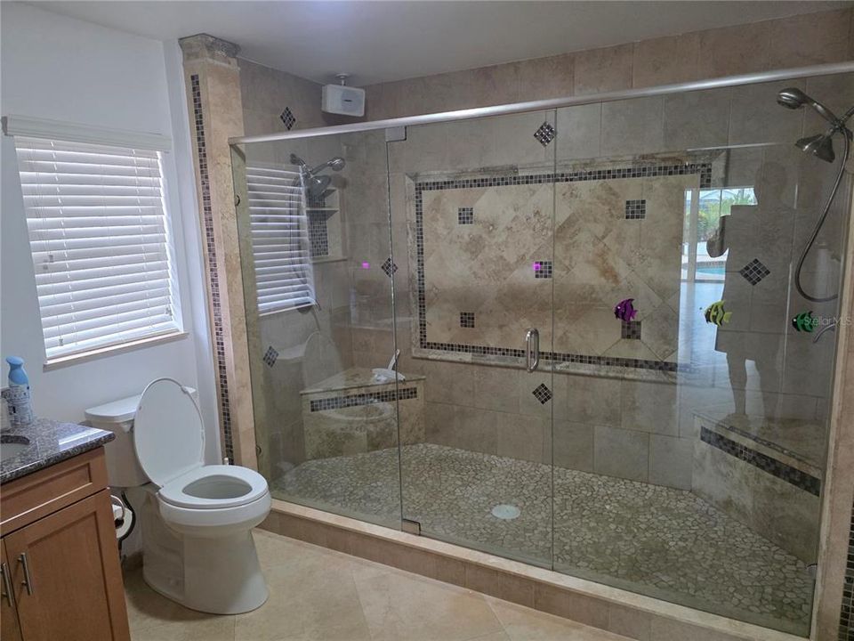 En Venta: $524,000 (3 camas, 2 baños, 2555 Pies cuadrados)