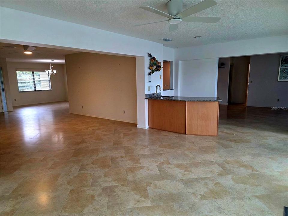 En Venta: $524,000 (3 camas, 2 baños, 2555 Pies cuadrados)