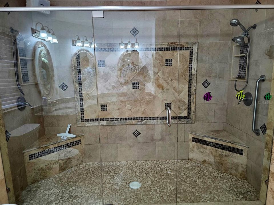 En Venta: $524,000 (3 camas, 2 baños, 2555 Pies cuadrados)