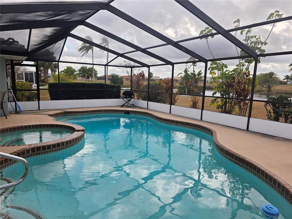 En Venta: $524,000 (3 camas, 2 baños, 2555 Pies cuadrados)