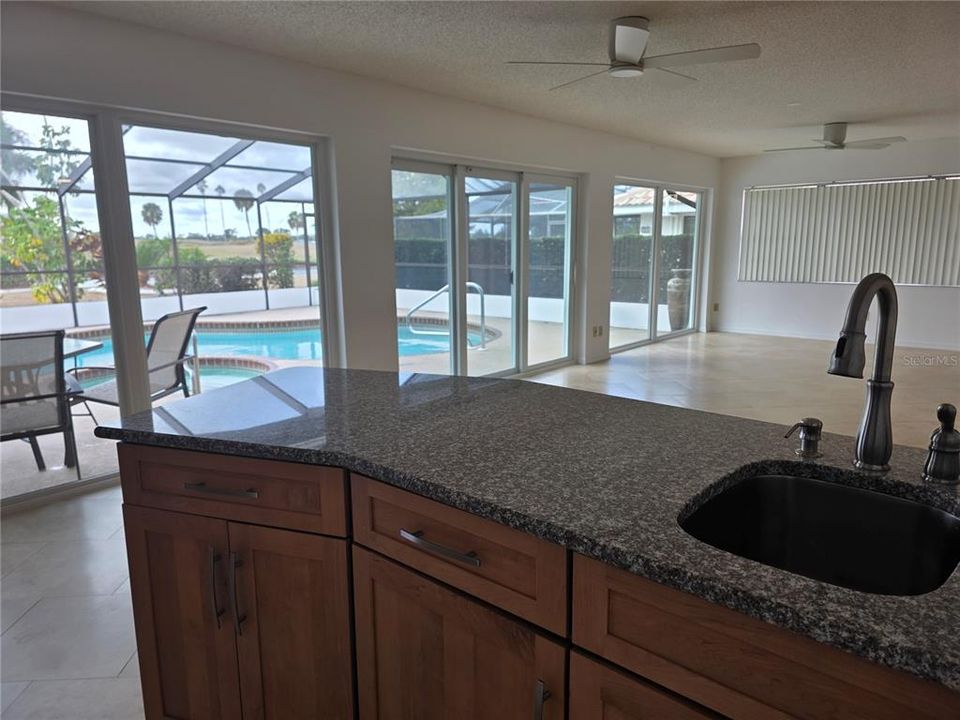 En Venta: $524,000 (3 camas, 2 baños, 2555 Pies cuadrados)