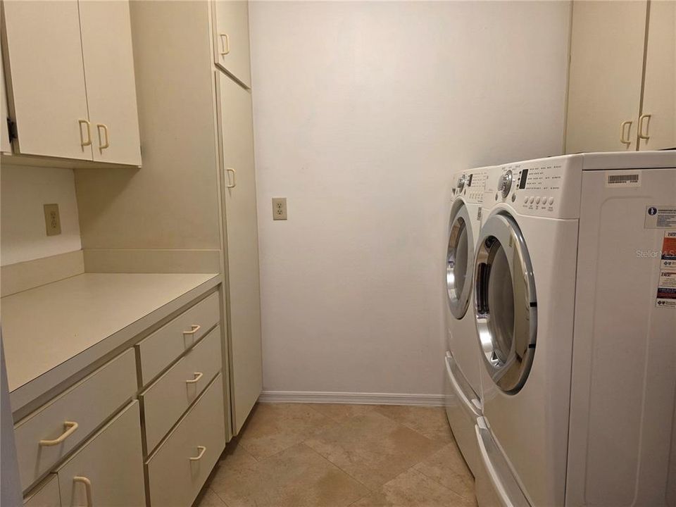 En Venta: $524,000 (3 camas, 2 baños, 2555 Pies cuadrados)