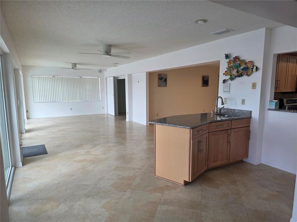 En Venta: $524,000 (3 camas, 2 baños, 2555 Pies cuadrados)