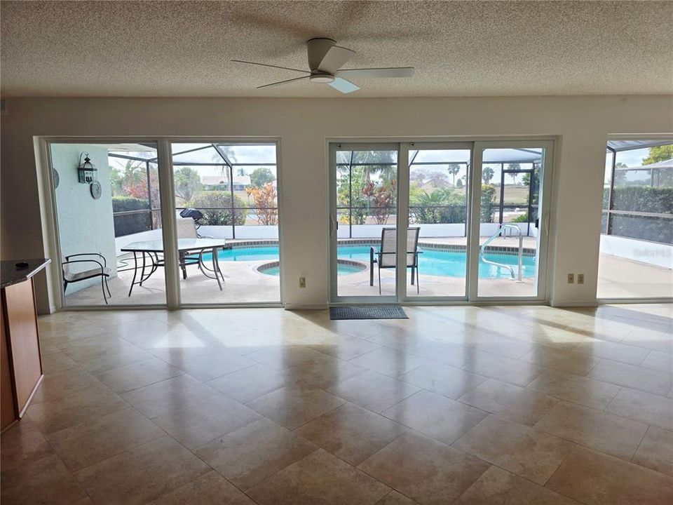 En Venta: $524,000 (3 camas, 2 baños, 2555 Pies cuadrados)