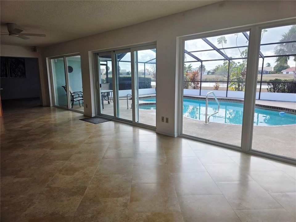 En Venta: $524,000 (3 camas, 2 baños, 2555 Pies cuadrados)