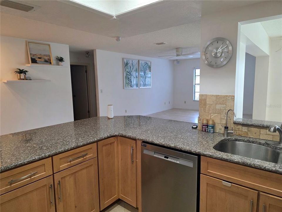 En Venta: $524,000 (3 camas, 2 baños, 2555 Pies cuadrados)