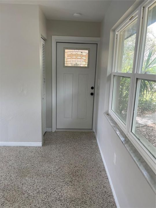 出租: $1,775 (1 贝兹, 1 浴室, 650 平方英尺)