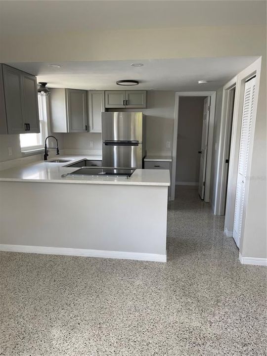 出租: $1,775 (1 贝兹, 1 浴室, 650 平方英尺)