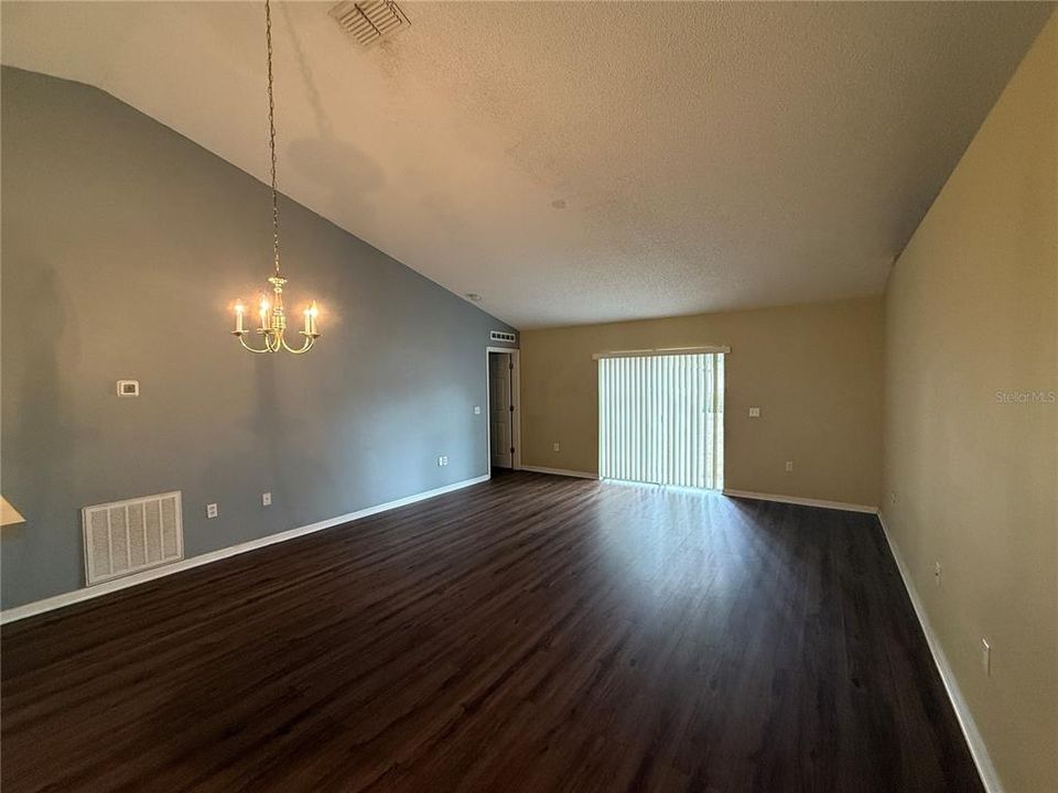 En Renta: $1,875 (3 camas, 2 baños, 1368 Pies cuadrados)