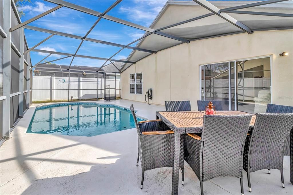 待售: $425,000 (4 贝兹, 3 浴室, 1895 平方英尺)