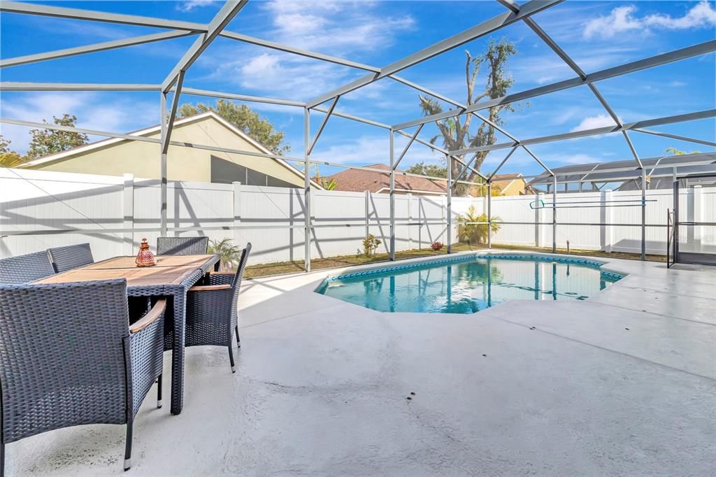 待售: $425,000 (4 贝兹, 3 浴室, 1895 平方英尺)