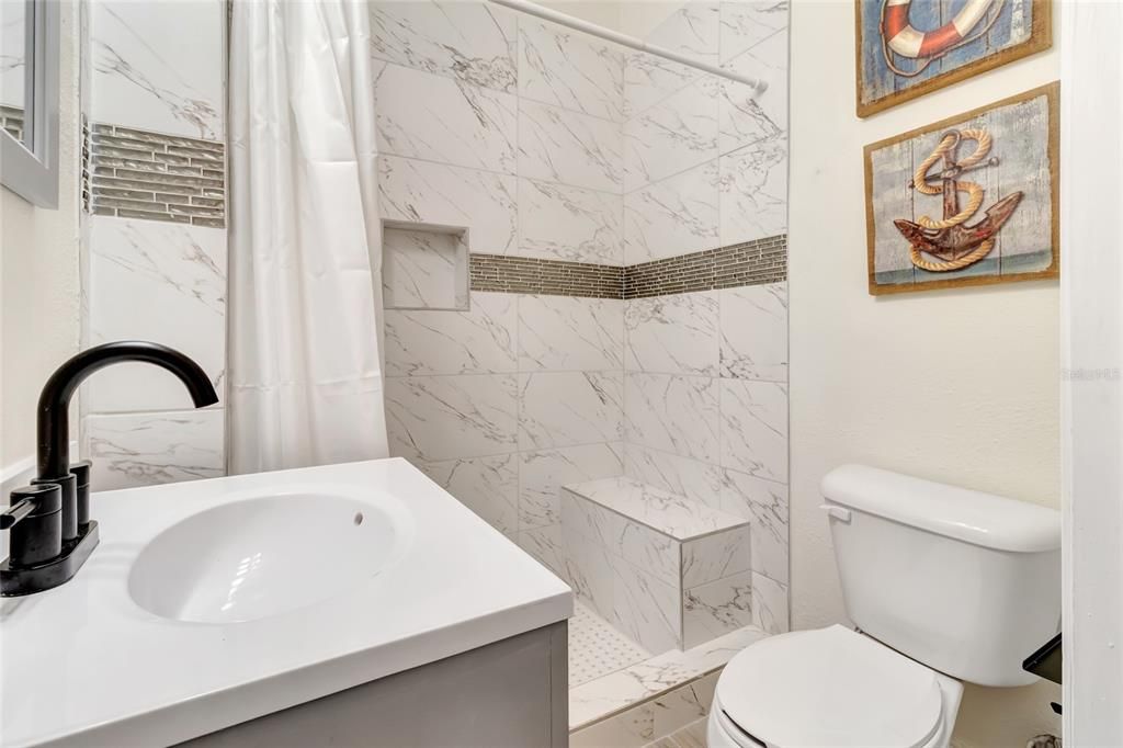 待售: $425,000 (4 贝兹, 3 浴室, 1895 平方英尺)