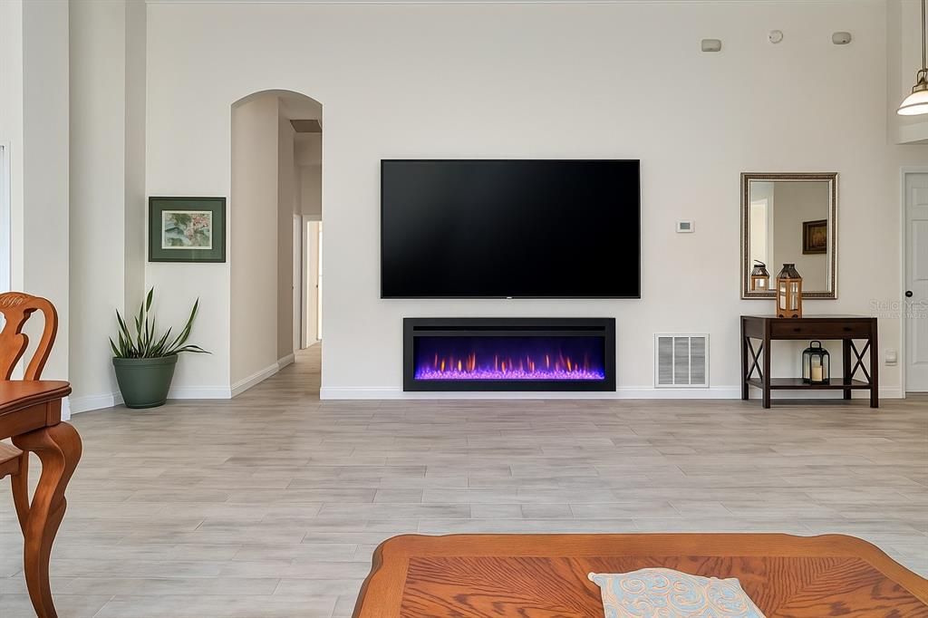 待售: $425,000 (4 贝兹, 3 浴室, 1895 平方英尺)