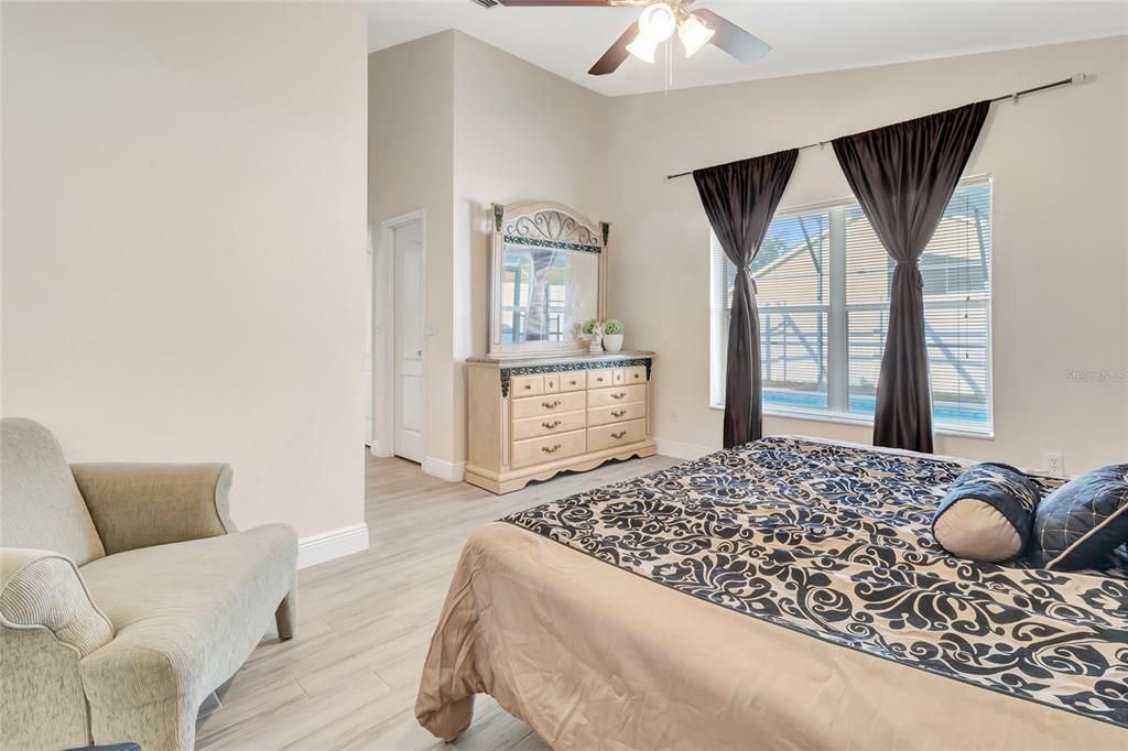 待售: $425,000 (4 贝兹, 3 浴室, 1895 平方英尺)