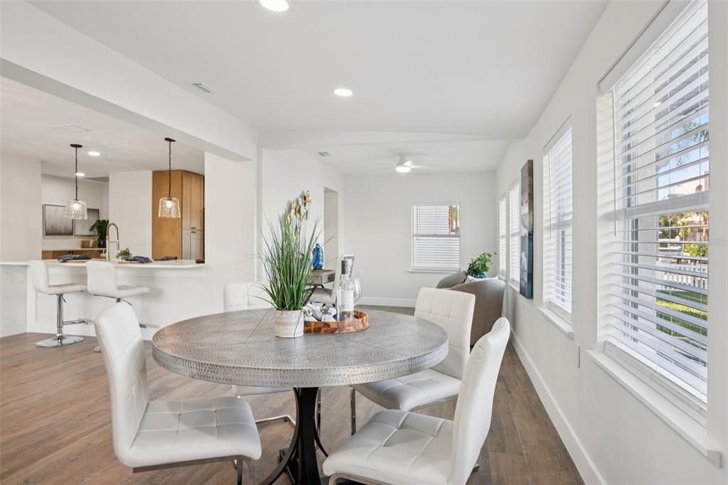 待售: $1,349,000 (3 贝兹, 2 浴室, 1658 平方英尺)