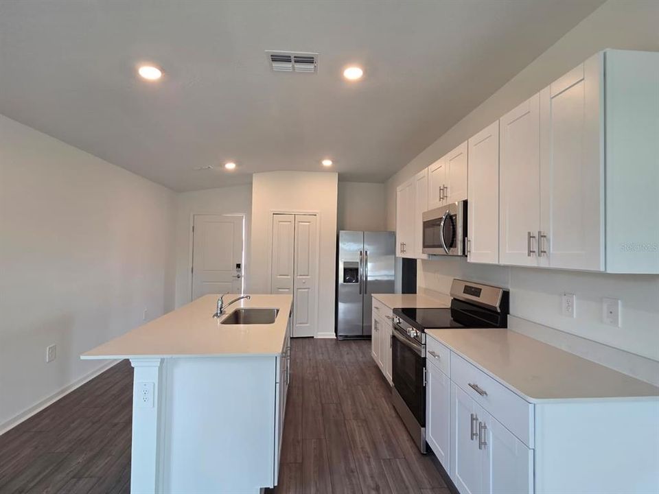 For Rent: $1,700 (3 beds, 2 baths, 1263 Square Feet)