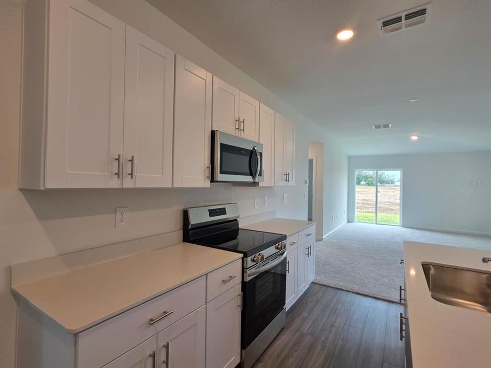 For Rent: $1,700 (3 beds, 2 baths, 1263 Square Feet)