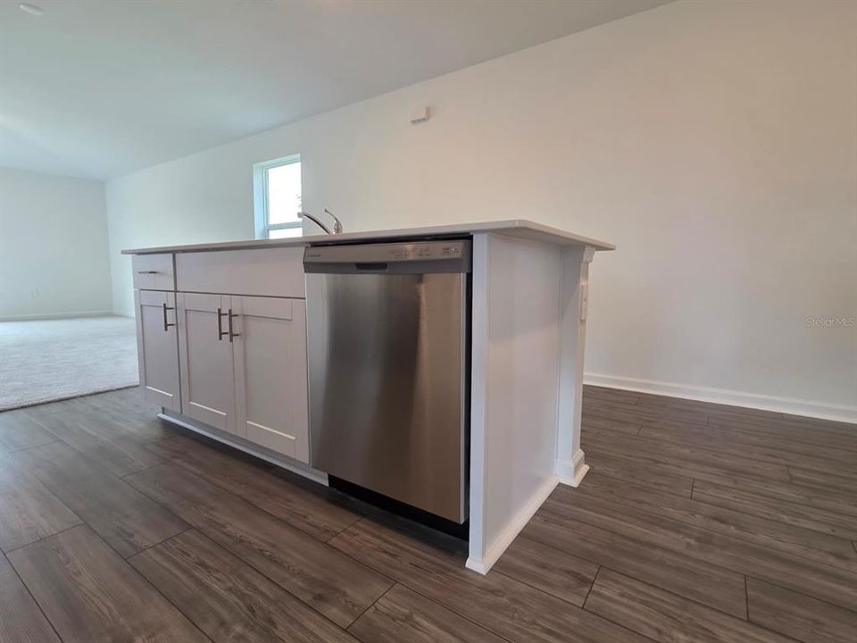 For Rent: $1,700 (3 beds, 2 baths, 1263 Square Feet)