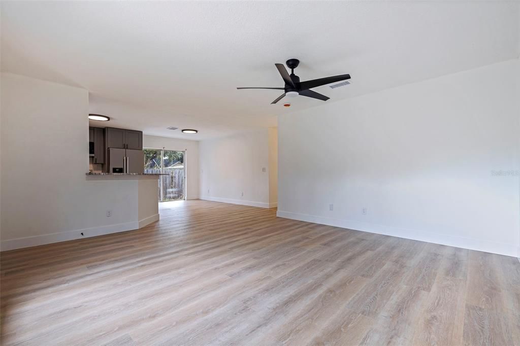 For Sale: $329,900 (3 beds, 2 baths, 1200 Square Feet)