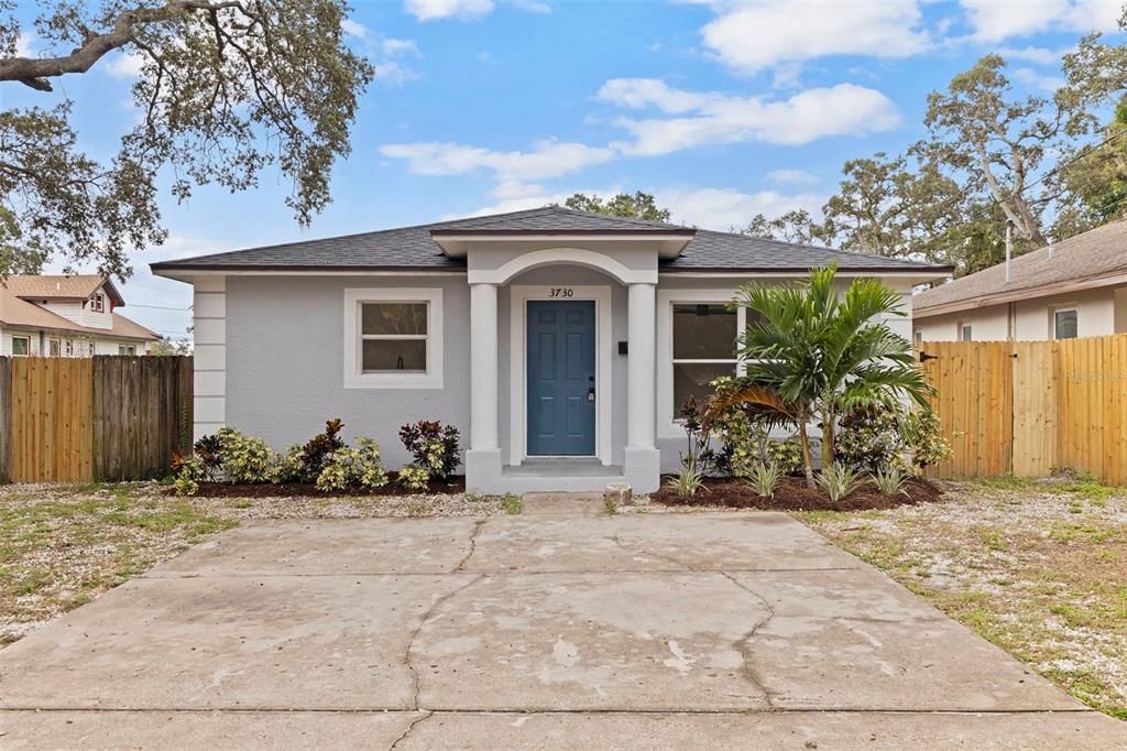 For Sale: $329,900 (3 beds, 2 baths, 1200 Square Feet)