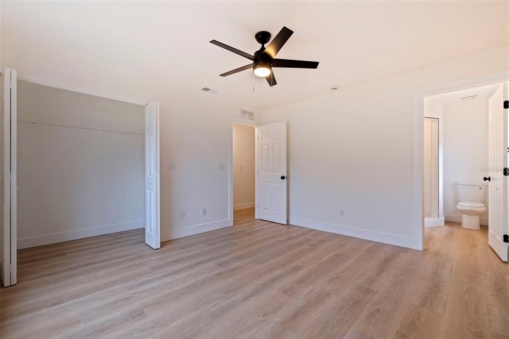For Sale: $329,900 (3 beds, 2 baths, 1200 Square Feet)