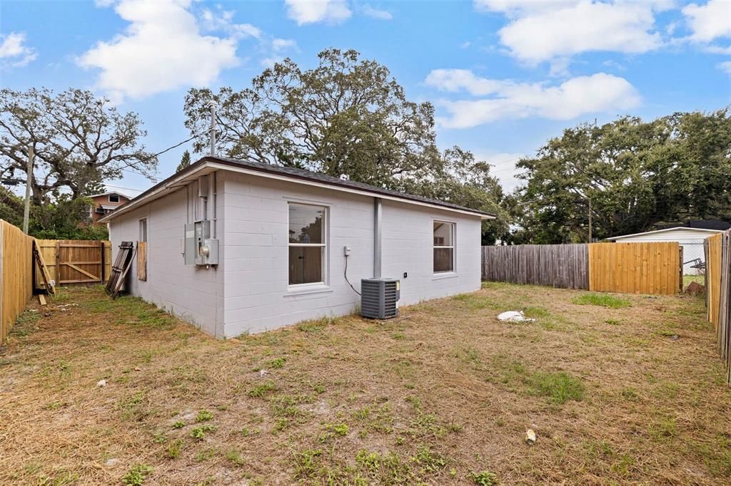 For Sale: $329,900 (3 beds, 2 baths, 1200 Square Feet)