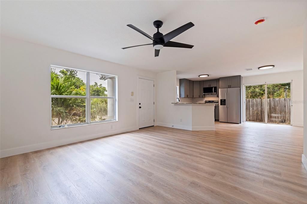 For Sale: $329,900 (3 beds, 2 baths, 1200 Square Feet)