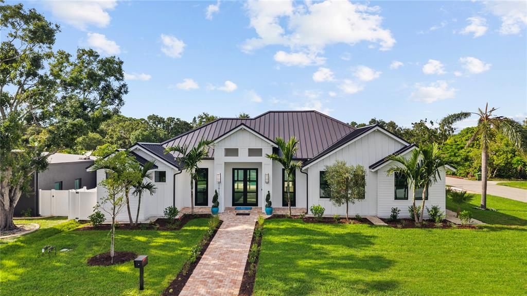 For Sale: $2,799,999 (4 beds, 4 baths, 2935 Square Feet)