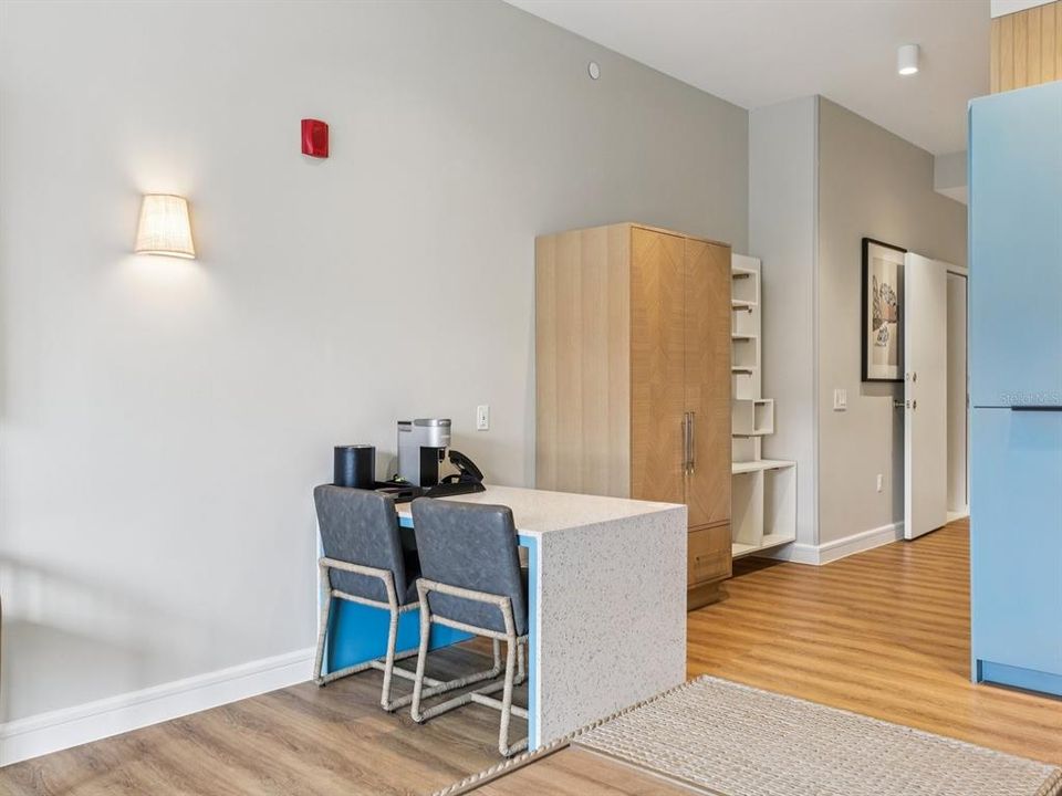 待售: $750,000 (2 贝兹, 2 浴室, 1500 平方英尺)