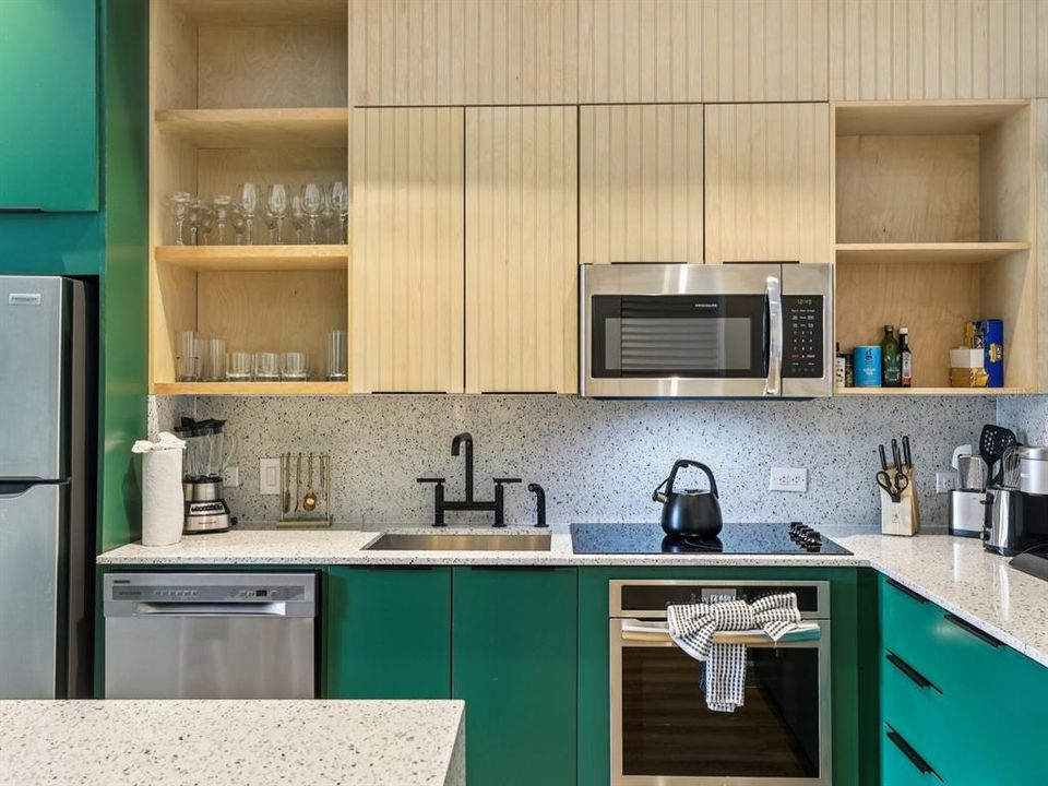 待售: $750,000 (2 贝兹, 2 浴室, 1500 平方英尺)