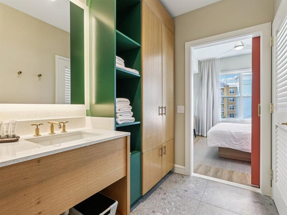 待售: $750,000 (2 贝兹, 2 浴室, 1500 平方英尺)