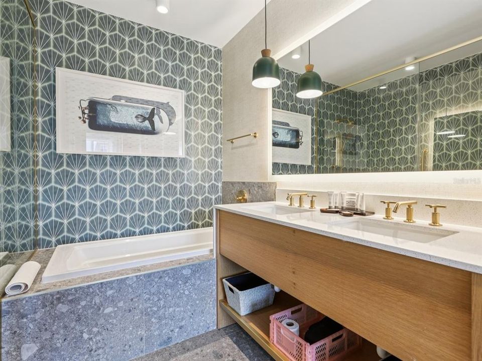 待售: $750,000 (2 贝兹, 2 浴室, 1500 平方英尺)