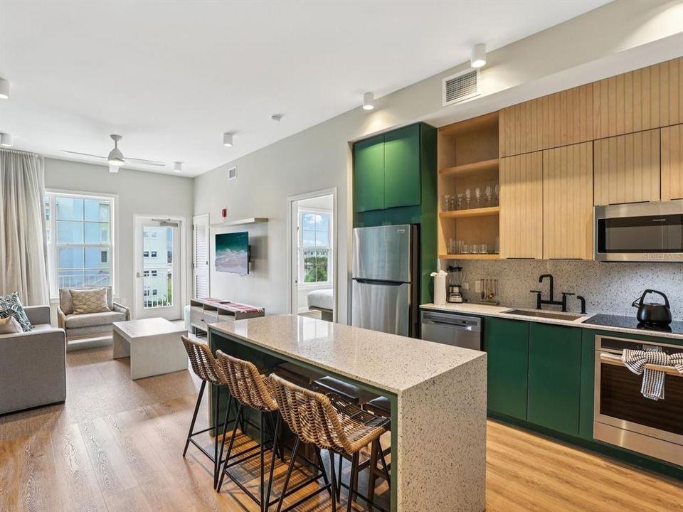 待售: $750,000 (2 贝兹, 2 浴室, 1500 平方英尺)