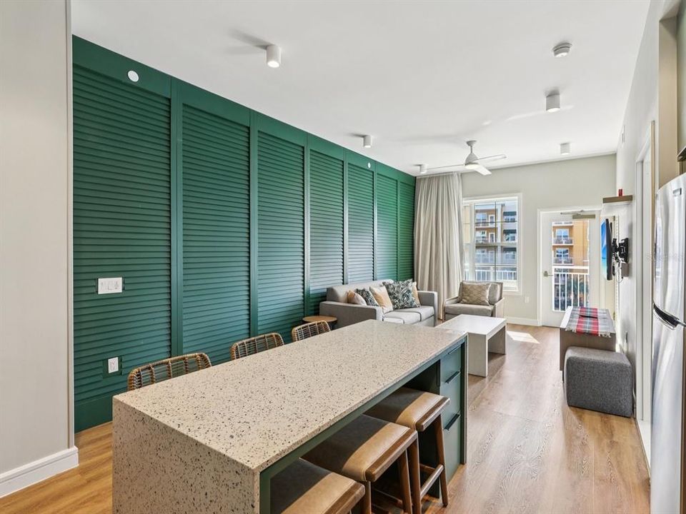 待售: $750,000 (2 贝兹, 2 浴室, 1500 平方英尺)