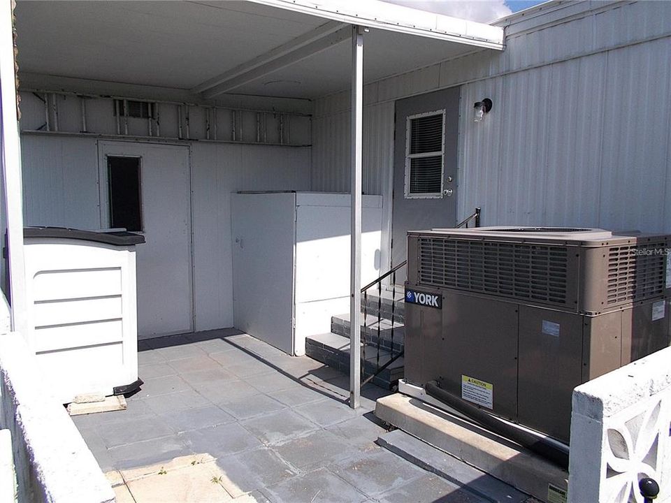 For Sale: $95,000 (2 beds, 1 baths, 780 Square Feet)