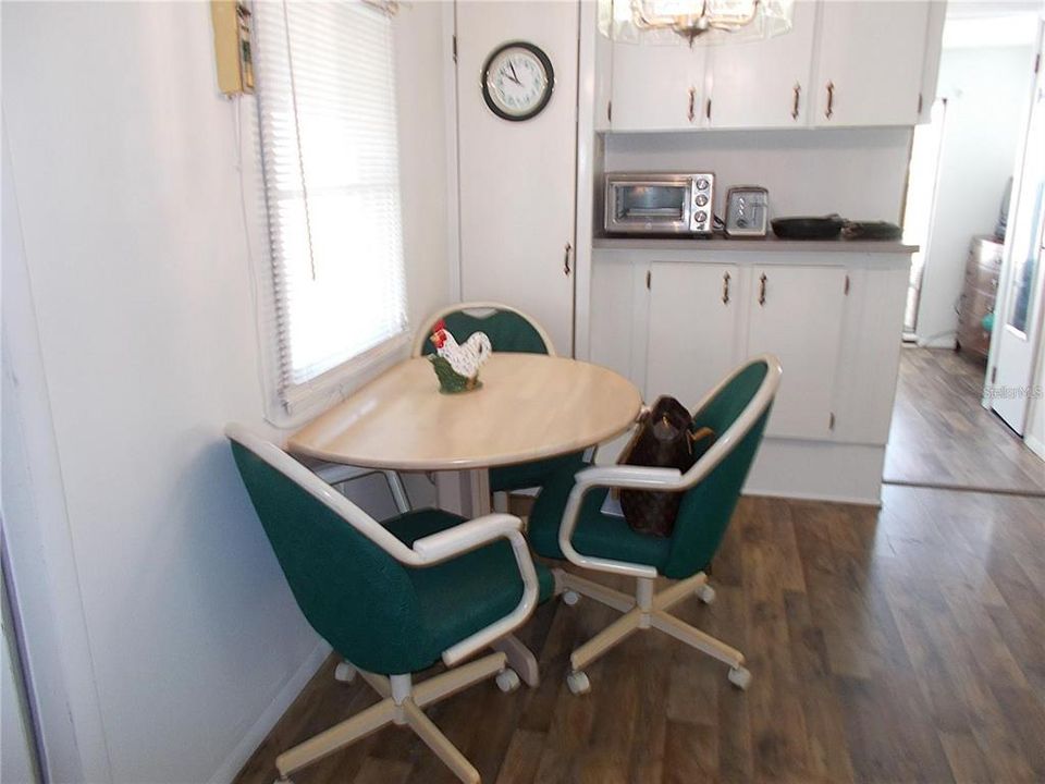 For Sale: $95,000 (2 beds, 1 baths, 780 Square Feet)