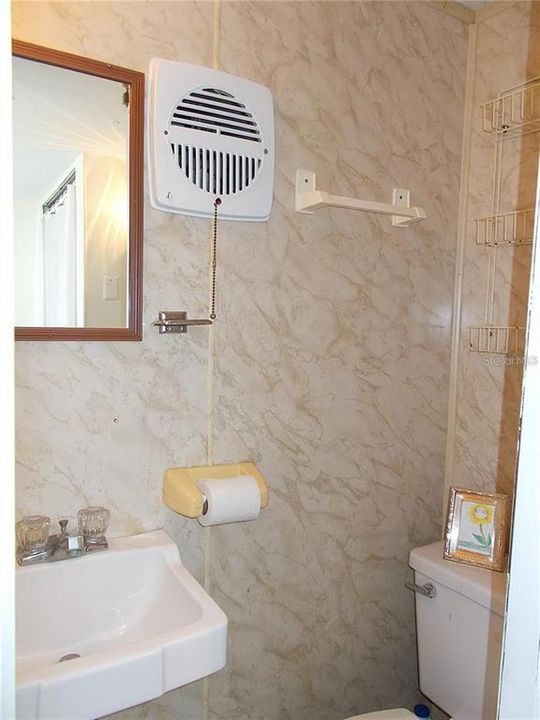 For Sale: $95,000 (2 beds, 1 baths, 780 Square Feet)