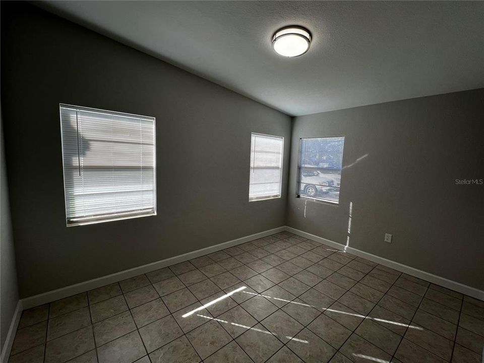 For Rent: $2,200 (3 beds, 2 baths, 1113 Square Feet)