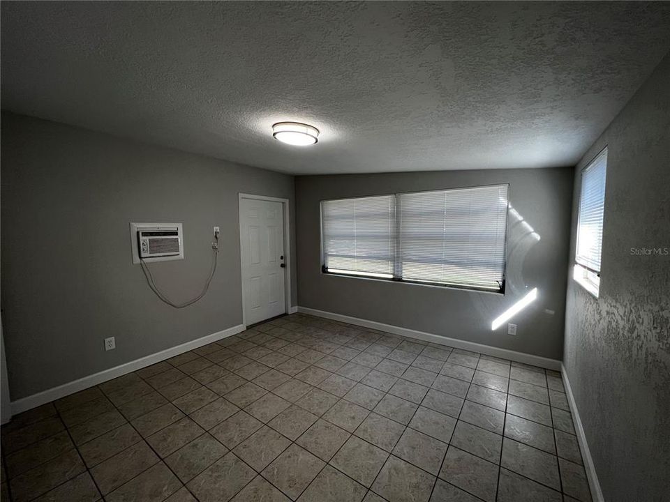 For Rent: $2,200 (3 beds, 2 baths, 1113 Square Feet)