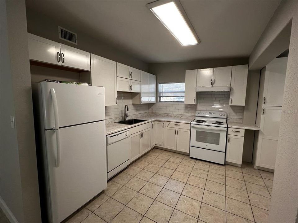 For Rent: $2,200 (3 beds, 2 baths, 1113 Square Feet)