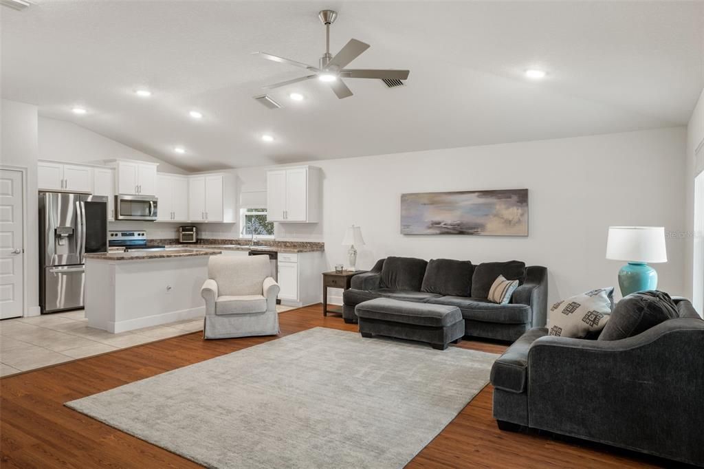 待售: $267,900 (3 贝兹, 2 浴室, 1844 平方英尺)