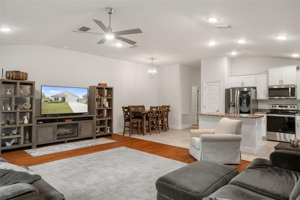 待售: $267,900 (3 贝兹, 2 浴室, 1844 平方英尺)