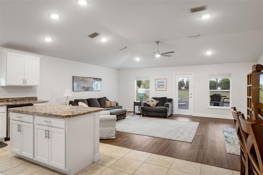 待售: $267,900 (3 贝兹, 2 浴室, 1844 平方英尺)