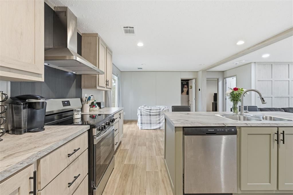 En Venta: $214,900 (3 camas, 2 baños, 1296 Pies cuadrados)