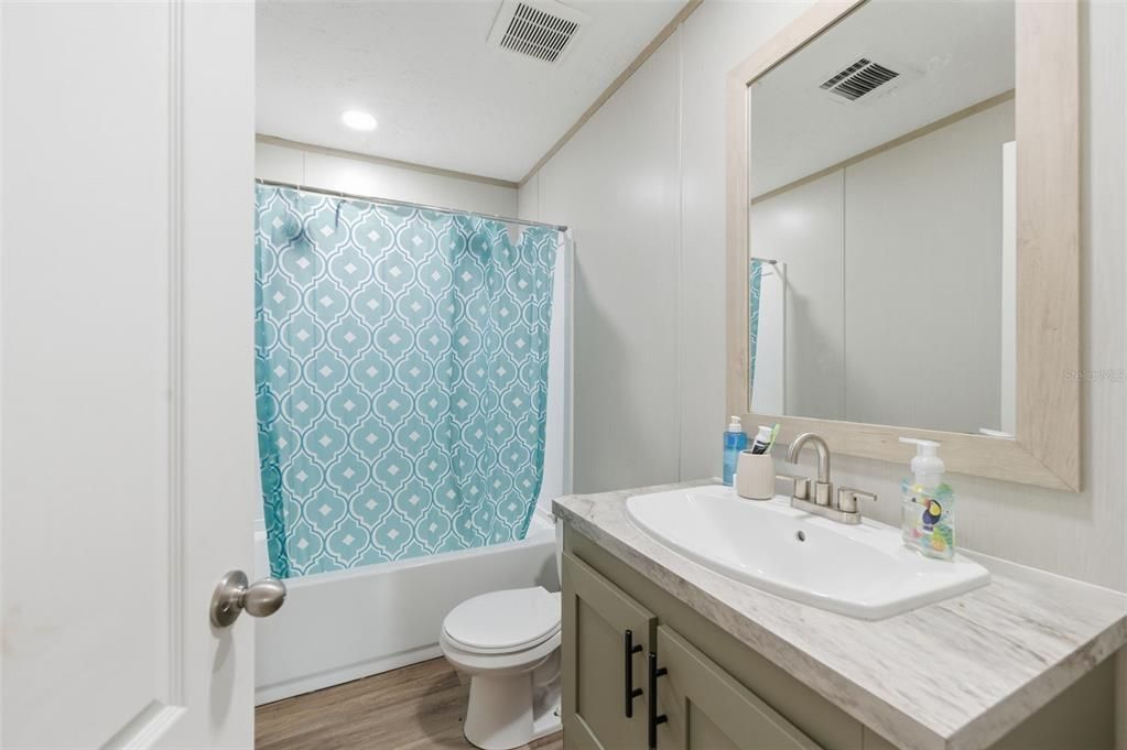 En Venta: $214,900 (3 camas, 2 baños, 1296 Pies cuadrados)