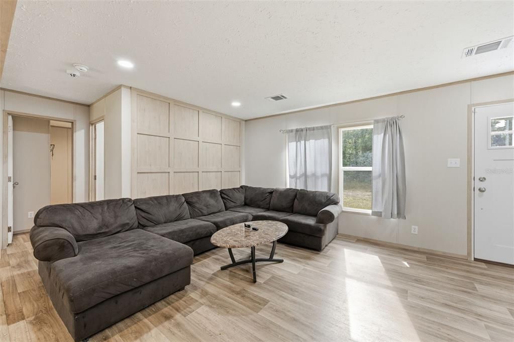 En Venta: $214,900 (3 camas, 2 baños, 1296 Pies cuadrados)