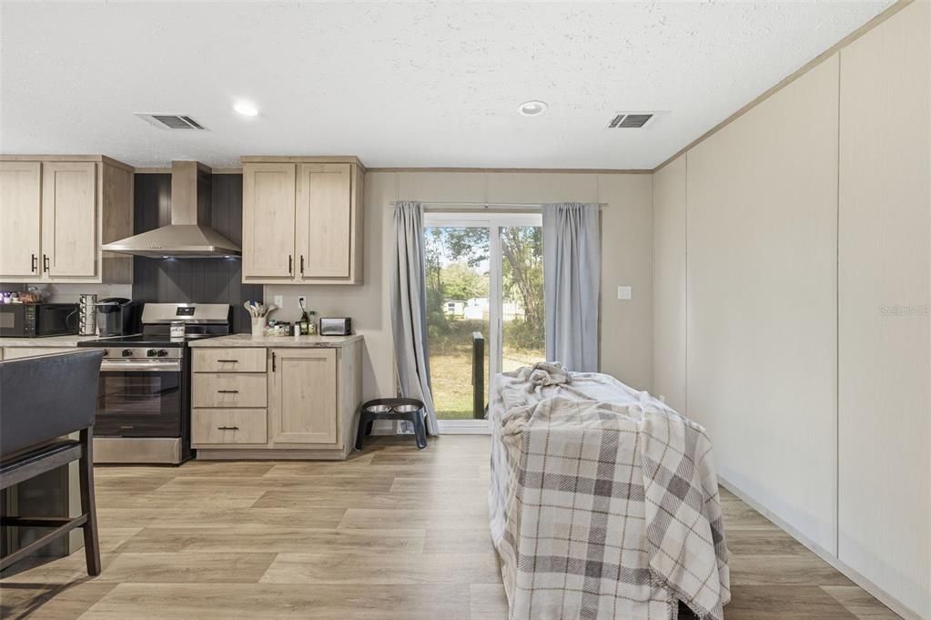 En Venta: $214,900 (3 camas, 2 baños, 1296 Pies cuadrados)