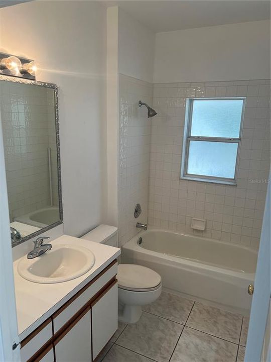 For Rent: $2,250 (3 beds, 2 baths, 1323 Square Feet)